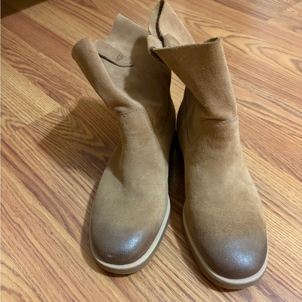 Women’s Ugg Boots Size 7